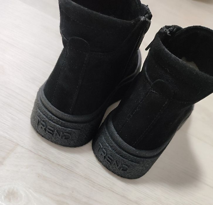 Чоботи, черевики, ботинки