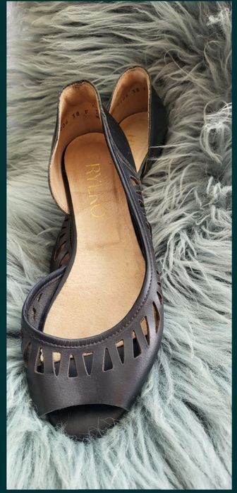 Ryłko 38 czarne botki