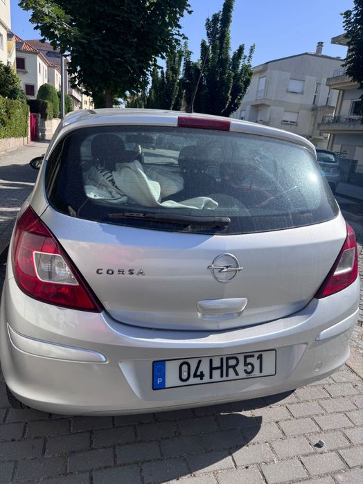 Opel Corsa 1.2 de 2009 em ótimo estado geral