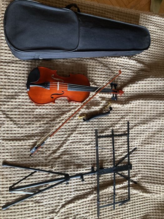 Продам скрипку 3/4 + підставка для нот