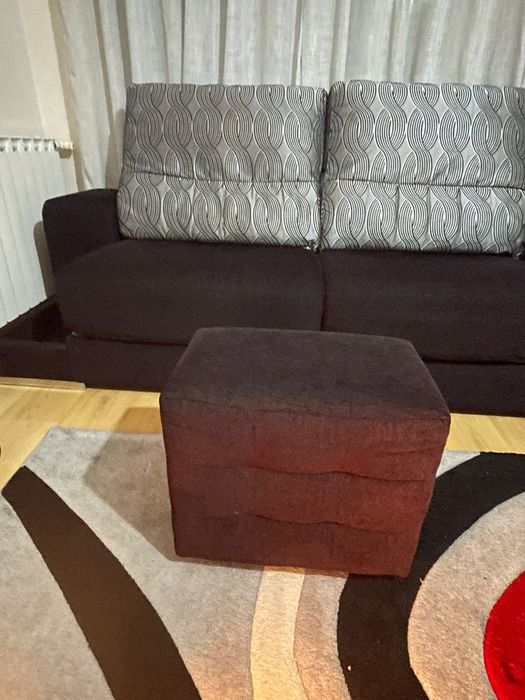 Sofá com  4 puff's integrados
