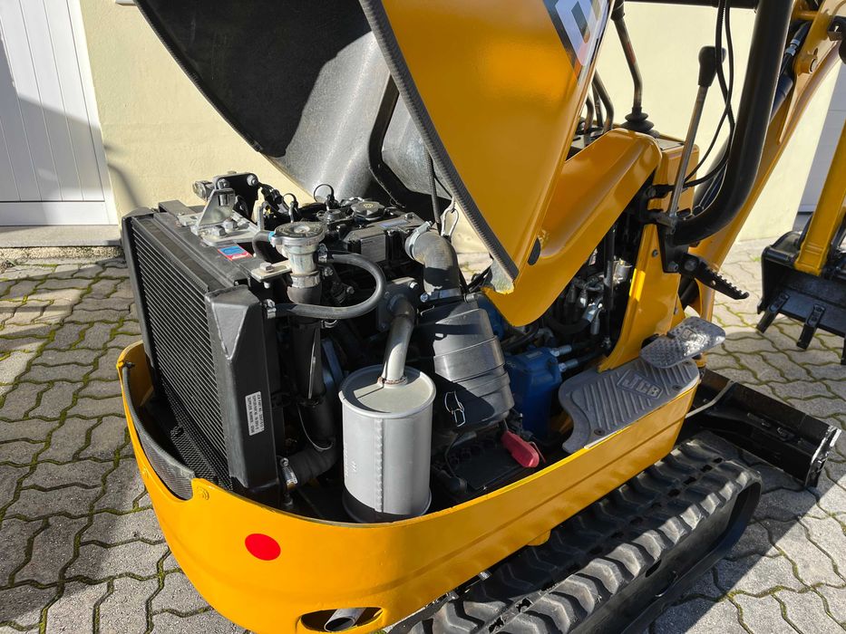 Giratória JCB com 3 baldes de 2018