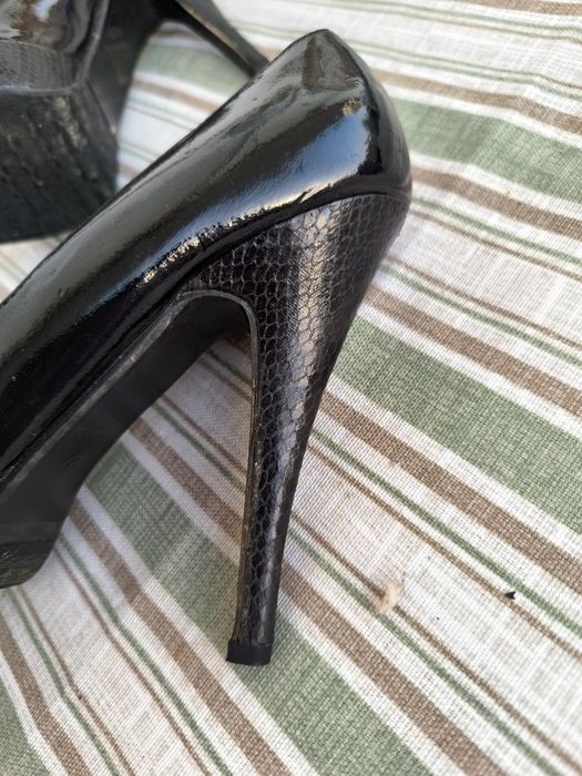 Sapatos pretos com brilho