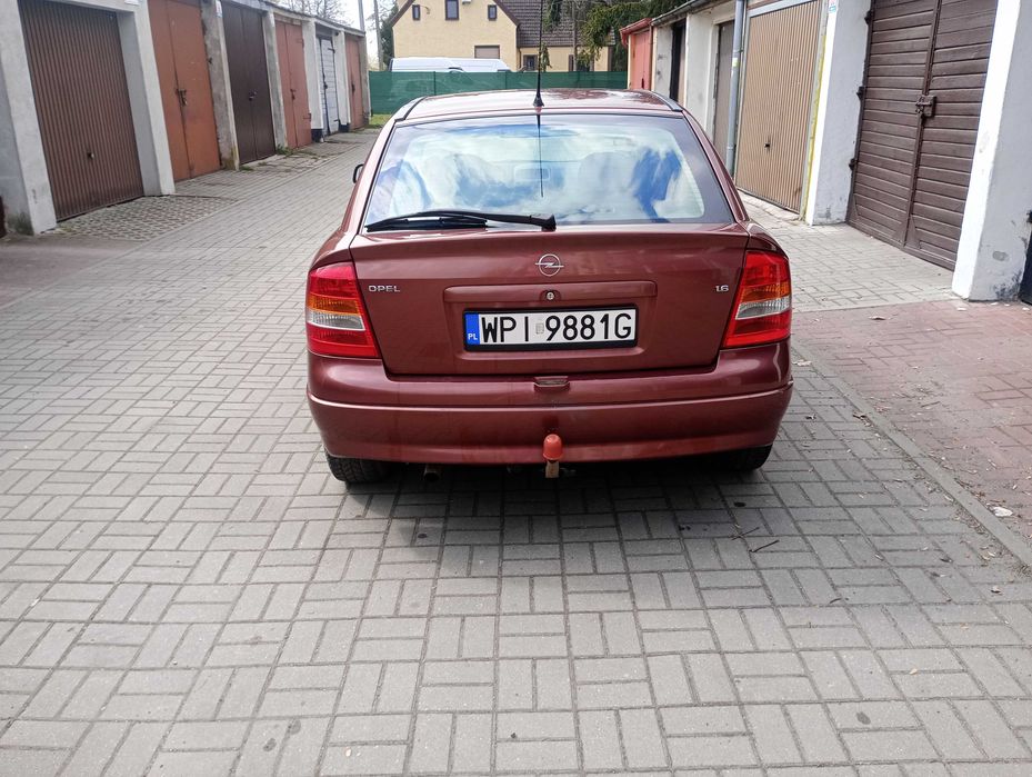 samochód Opel Astra