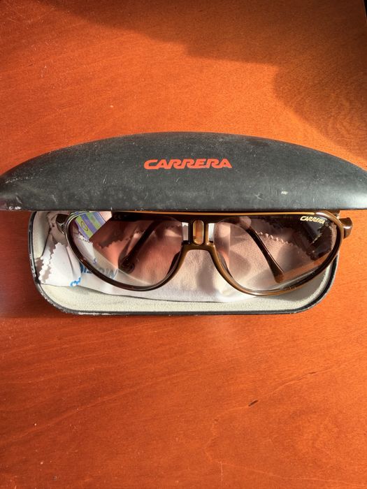 Oculos carrera  em otimo estado