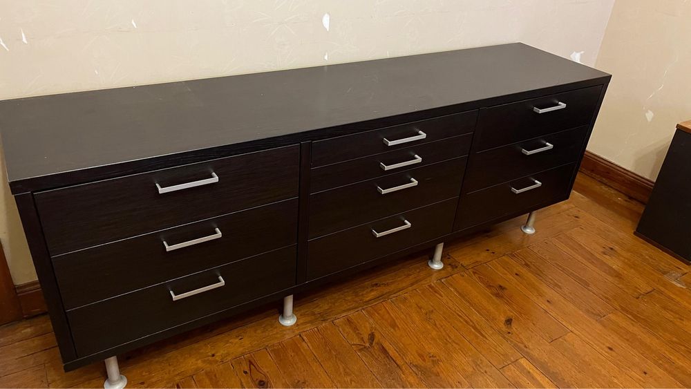 Cómoda com 10 gavetas