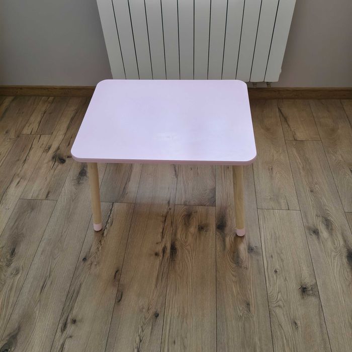 Stolik dla dziecka różowy