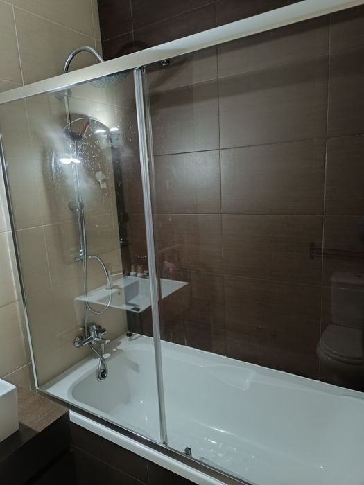 Frontal casa de banho com banheira