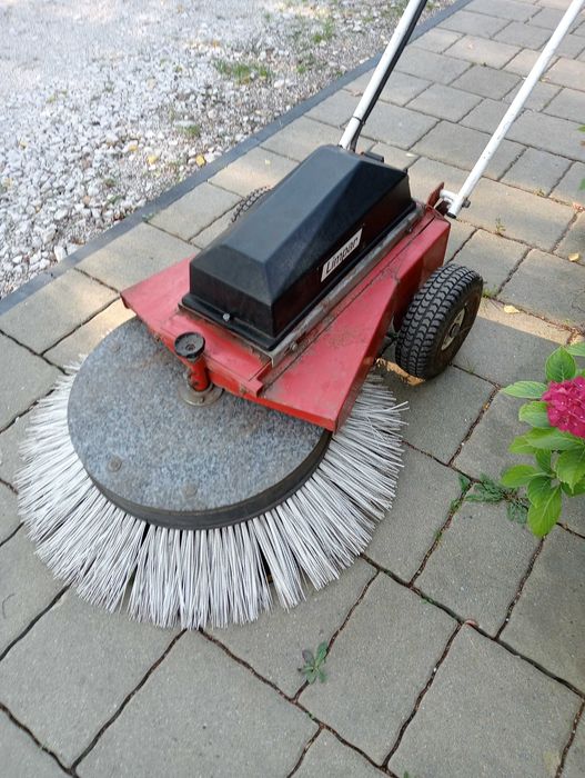 Zamiatarka elektryczna.