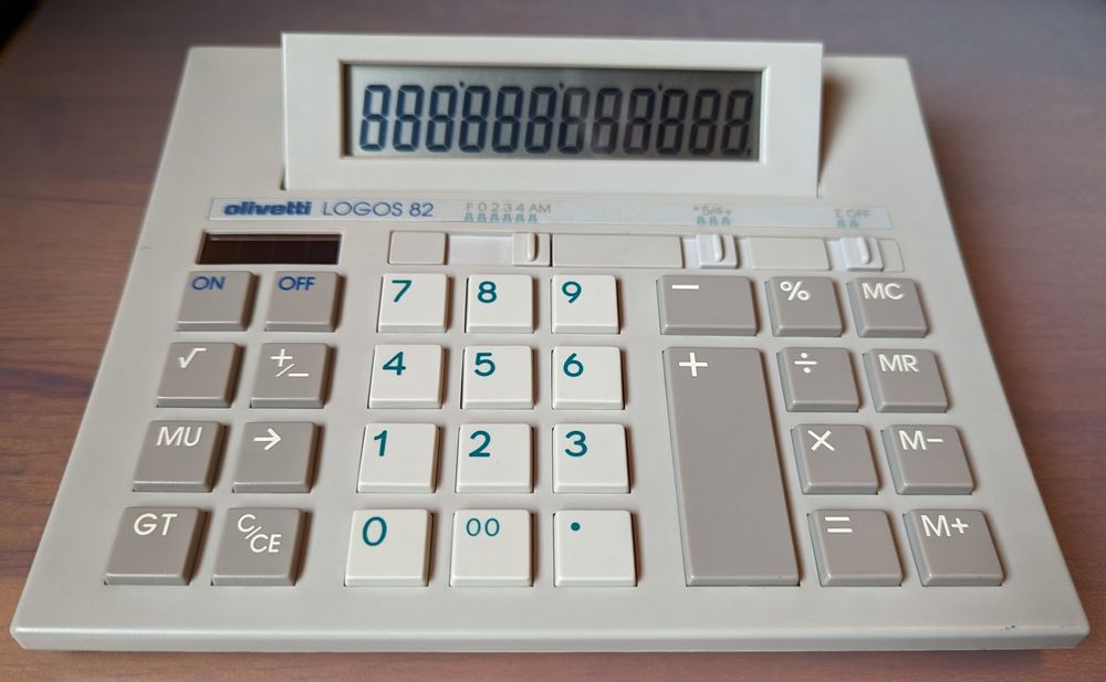Calculadora Ollivetti Logos 82