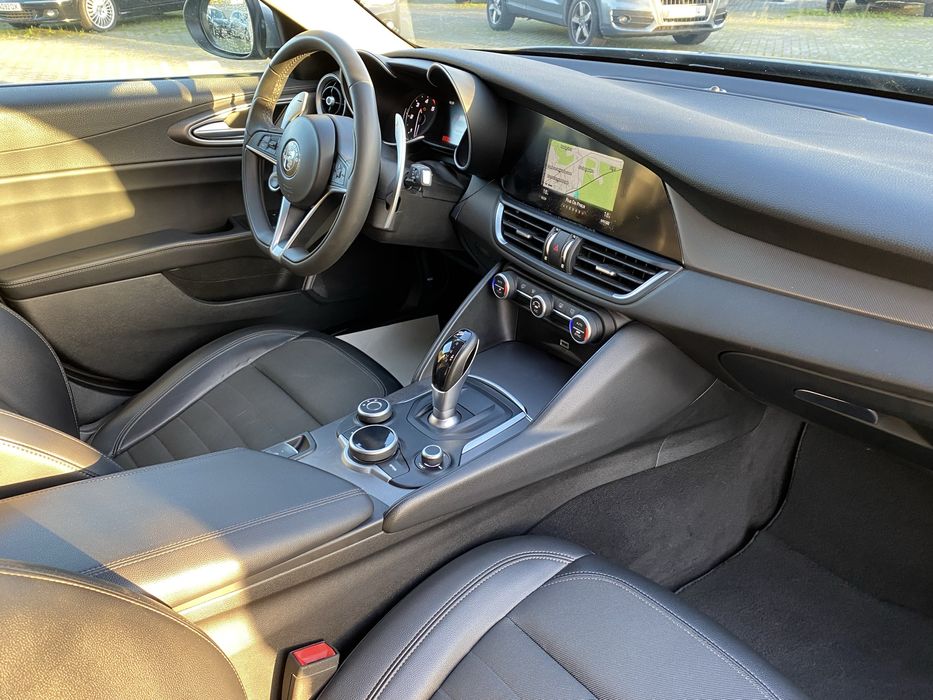 Alfa Romeo Giulia 2.2dA 180cv - Nacional- otimo estado - 1 dono