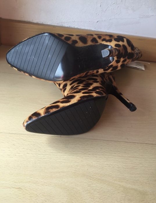 Bota da Zara nova em pele genuina