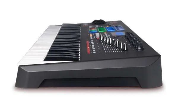 MIDI-клавіатура AKAI MPK 261
