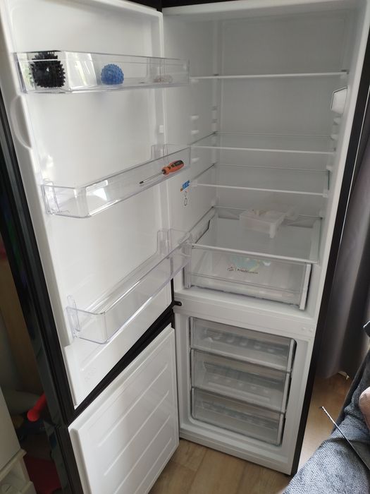 Półki i szuflady do lodówki