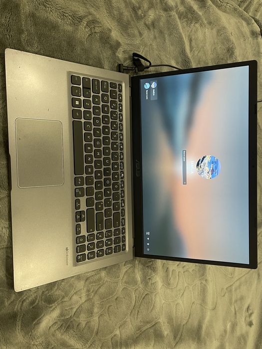 Portatil ASUS 12 gb ram