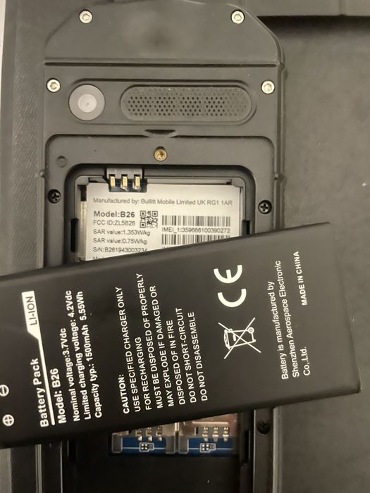 Telefon CAT B26 jak nowy Survival Budowa