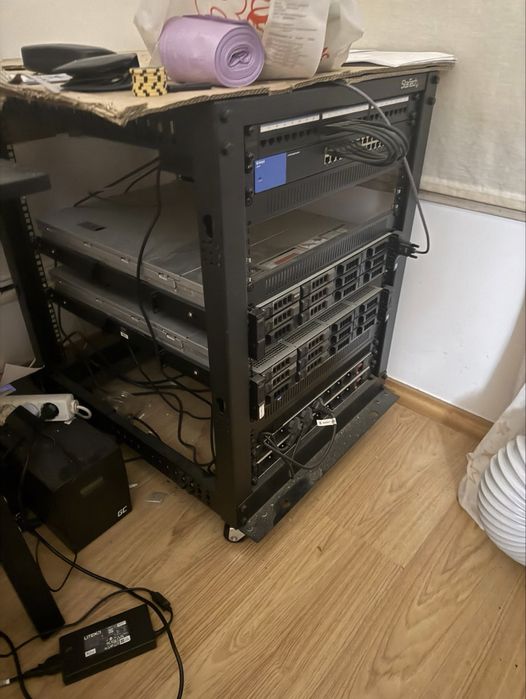 Rack para servidores Startech 4POSTRACK15U