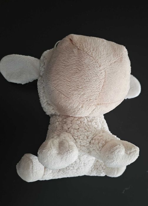 Boneco peluche ovelha