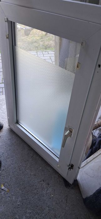 Sprzedam 2 okna plastikowe