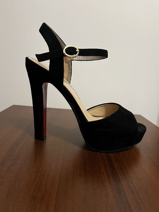 Босоніжки замша