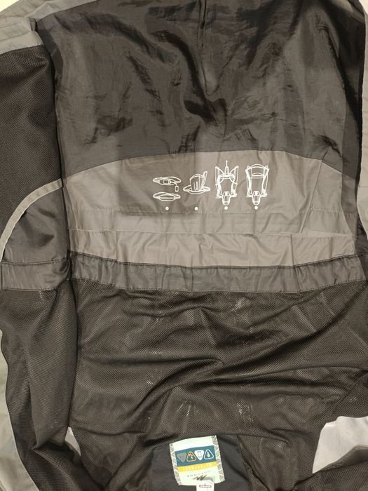 Kurtka przeciwdeszczowa l 40