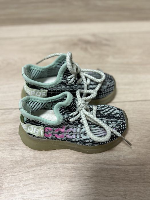 Дитяче взуття розмір 23