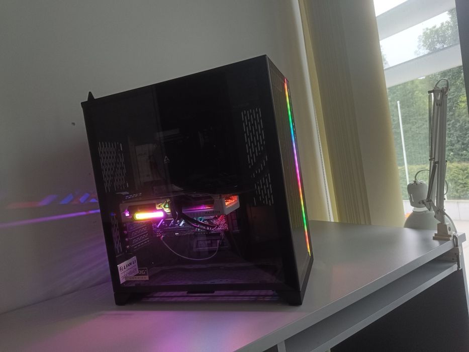 PC Gaming Ryzen 7 7800X3D | RX 9070 XT Steel Legend | 32GB DDR5 | B650E | 990 PRO | AM5