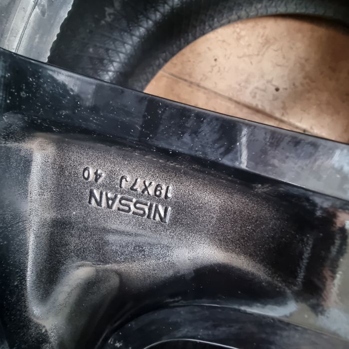 Диски Nissan R19 5x114.3 7j ET40 ЦО66.1 оригінал