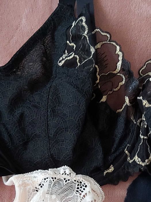 Biustonosz rozm.  95 E