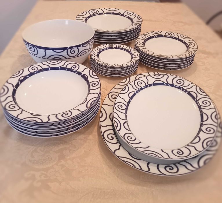 Spal - Porcelana de Portugal - ano 2000, serviço de jantar, 27 peças.