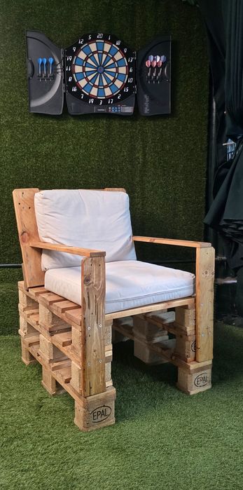 Vendo Cadeirão de Paletes