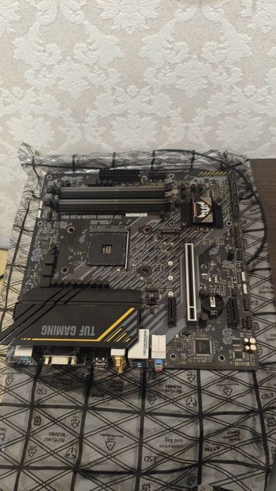 Материнська плата ASUS TUF GAMING A520M-PLUS WIFI + накопичувачі у подарунок (SSD/HDD)
