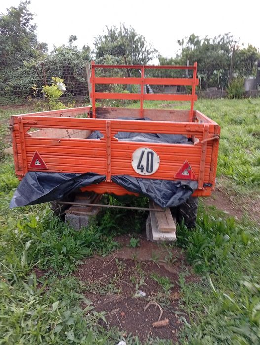 Atrelado para trabalhos agrícolas
