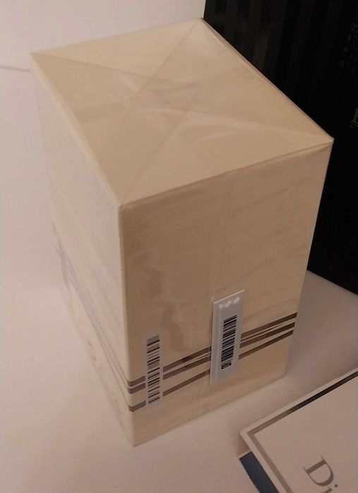 Парфумована вода Armani Because It's You