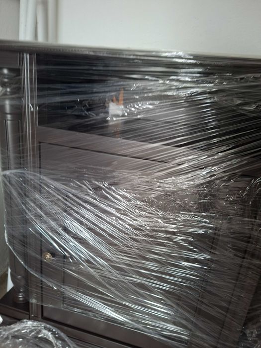 Movel com bar secreto em madeira maciça