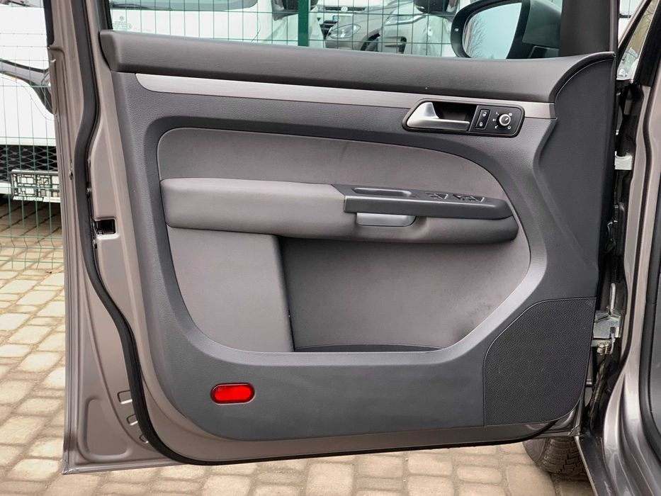 Volkswagen Touran 2011