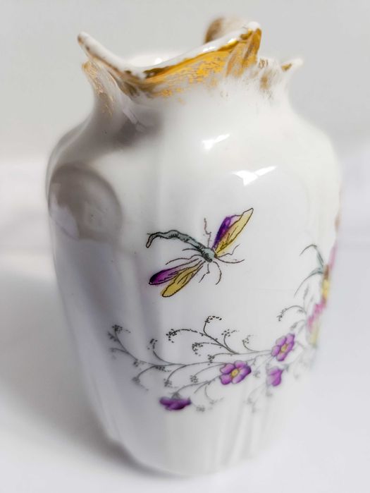 Leiteira em Porcelana