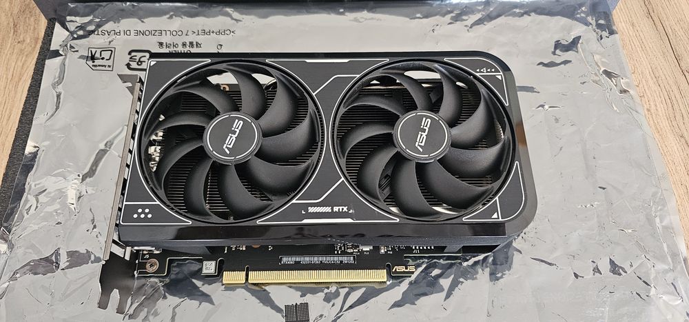 ASUS GeForce RTX 4060 8GB Dual - como nova