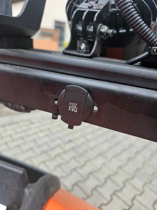 Ciągnik przemysłowy traktor elektryczny magazynowy r2017 TOYOTA TSE300