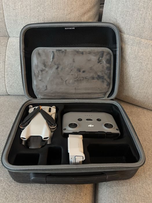 DJI Mini 3 zestaw+ kontroler DJI RC + bateria + walizka