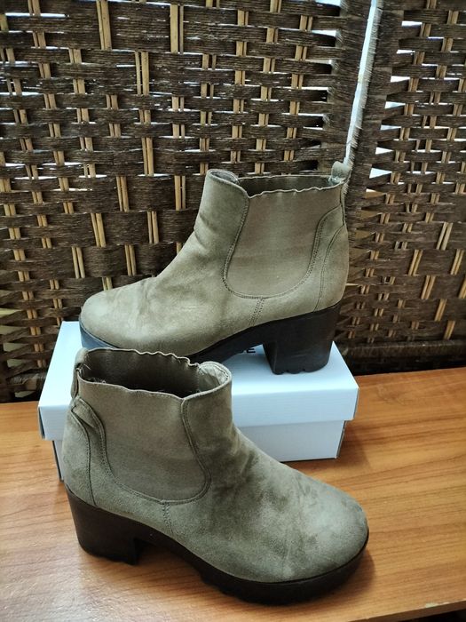 Botas camurça castanho