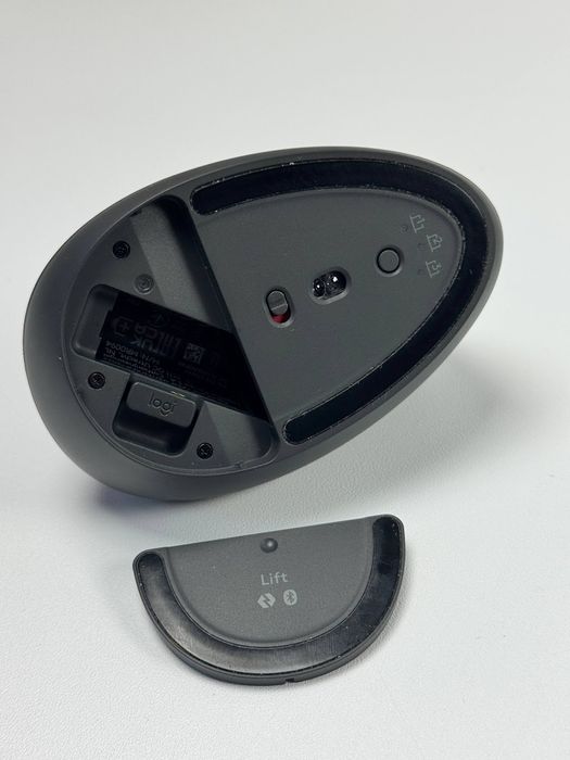 Бездротова миша Logitech Lift Ergonomic Vertical Graphite (910-006473)