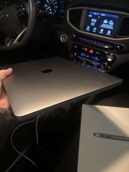 Чудовий Macbook Pro 2019 16/512gb з гарантією