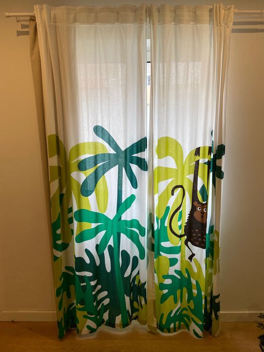 Vendo cortinados quarto/sala + edredão solteiro com capa