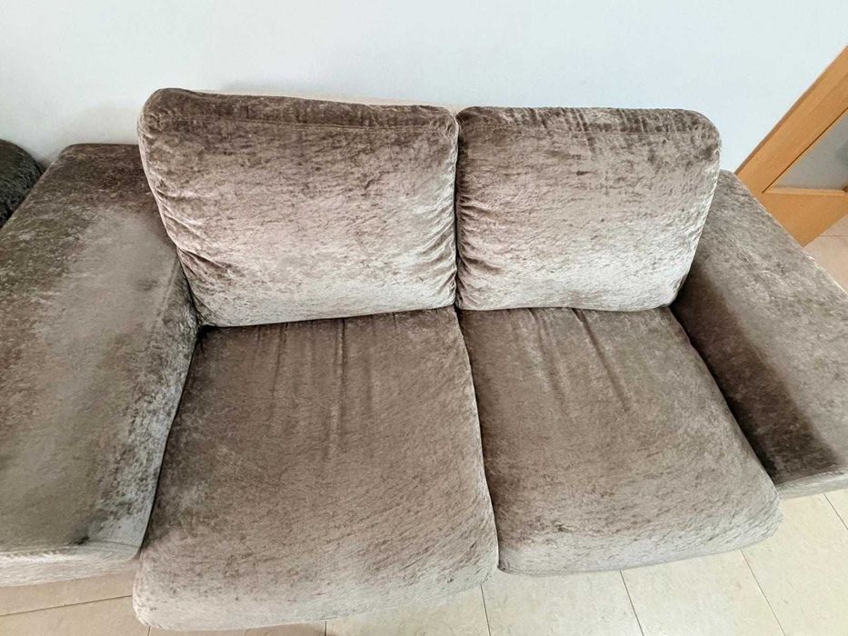 Sofá 3 Lugares em Tecido – 220 cm – Muito Bom Estado