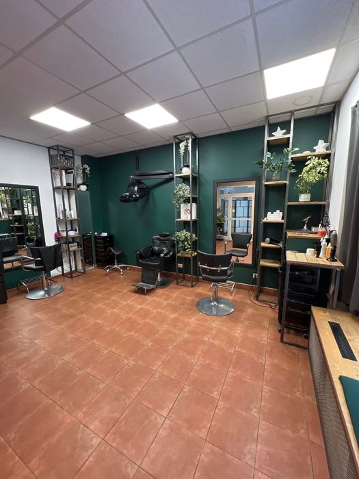 Odstąpię salon fryzjerski