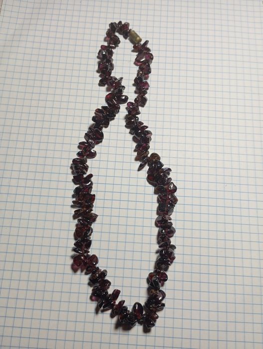 Бусы чекер-галстук, из натурального граната и речной жемчуг.