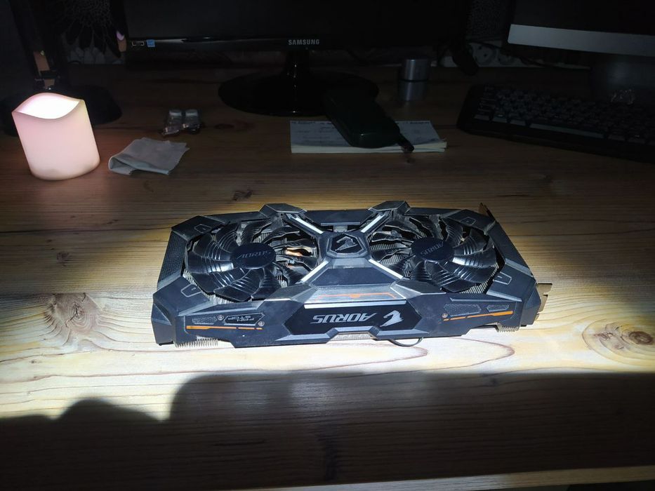 Відеокарта Gigabyte Radeon RX580 XTR 8G AORUS (GV-RX580XTRAORUS-8GD)