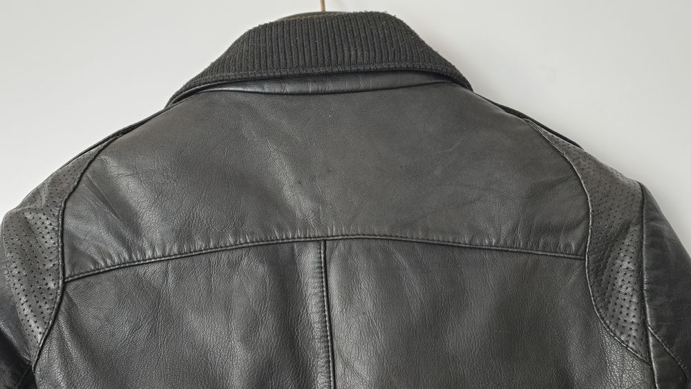 Blusão de pele em muito bom estado