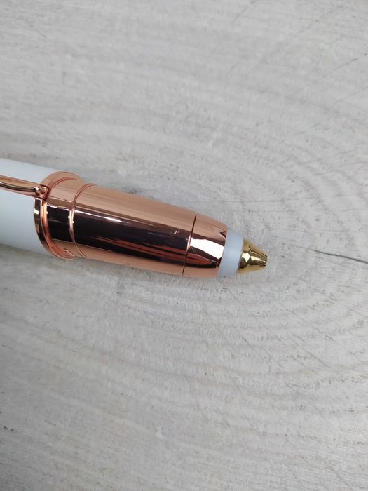 Finishing Touch Flawless Trymer do brwi OPIS